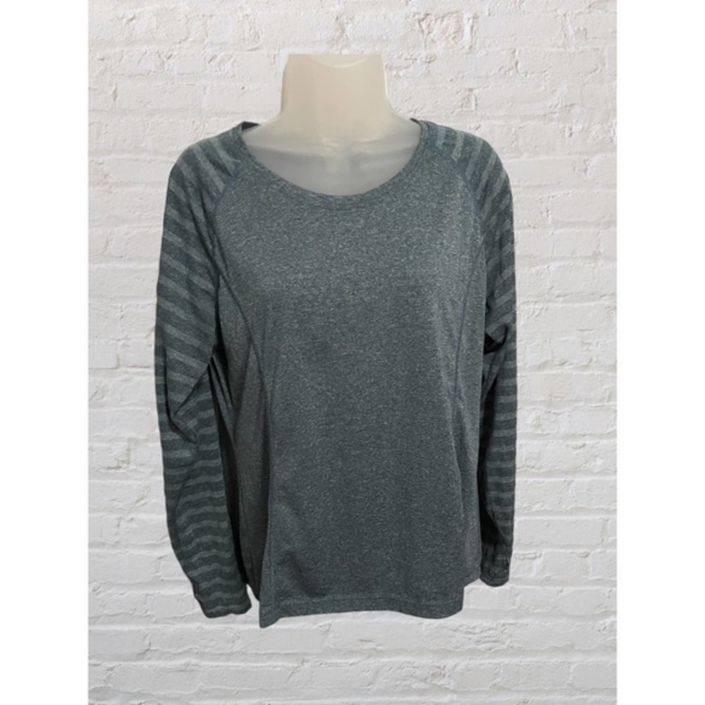 Avia Women's Long Sleeve Pullover Athletic Shirt